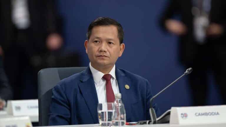 Cambodian leader maintains push for peaceful talks with Thailand