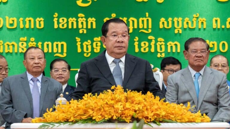 Hun Sen Tells Cambodians to Resume Using PTT Fuel Stations After Shift in Supply Source